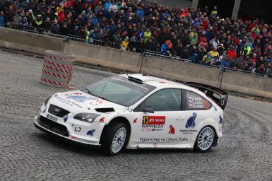 Peták s Benešovou se představí s Focusem WRC v Praze