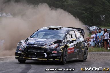 Peták s Joskou proženou Fiestu RS WRC v Praze